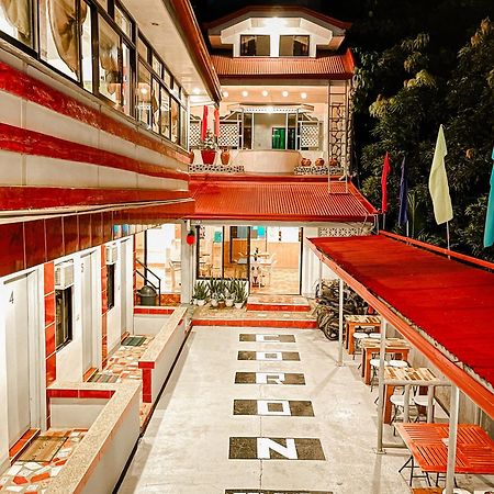Mario'S Travellers Inn Coron Exterior foto