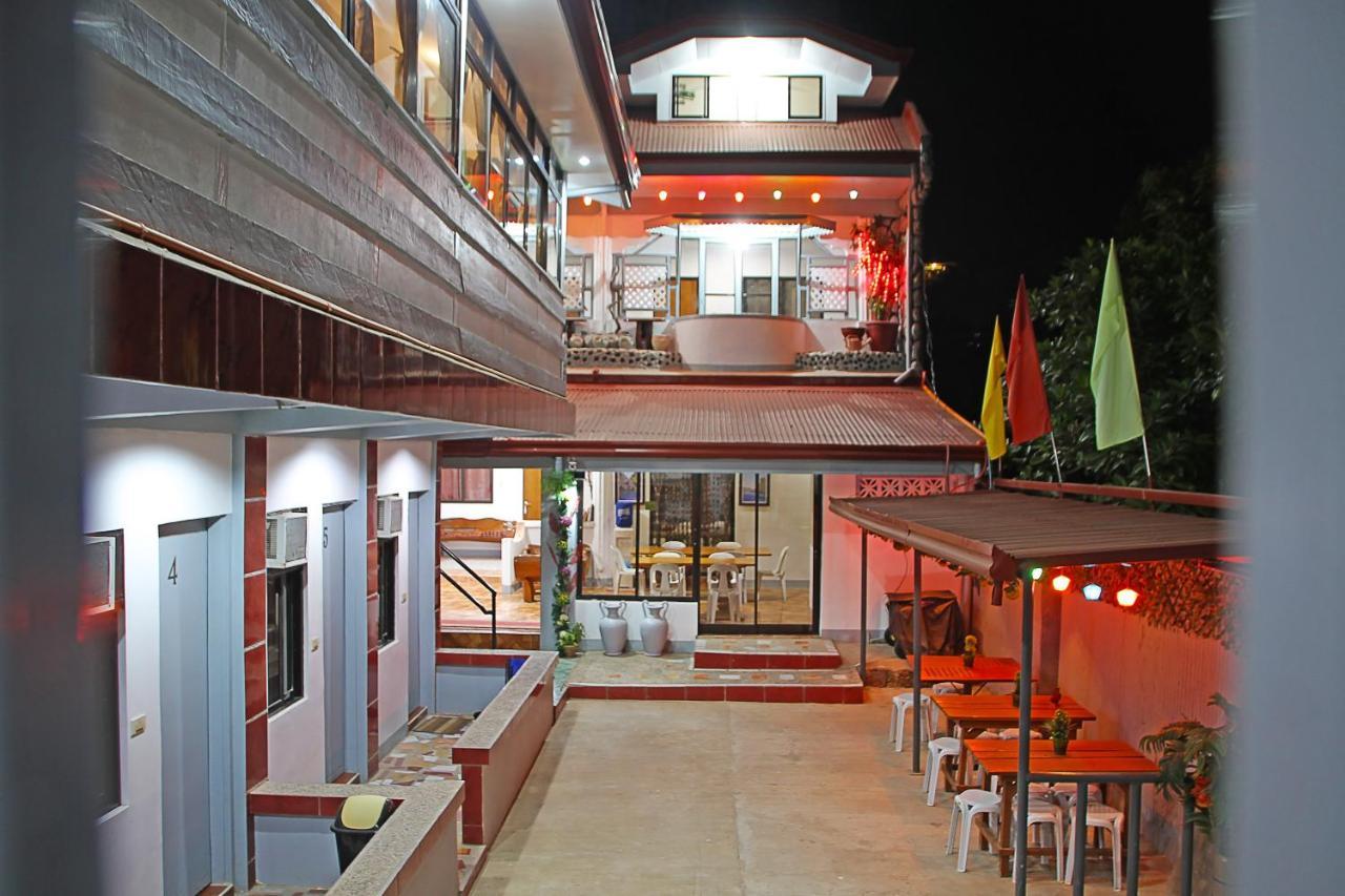 Mario'S Travellers Inn Coron Exterior foto