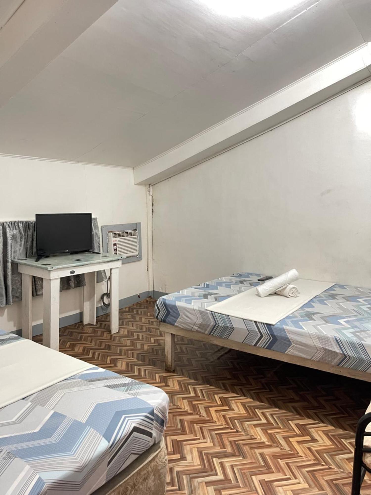 Mario'S Travellers Inn Coron Exterior foto