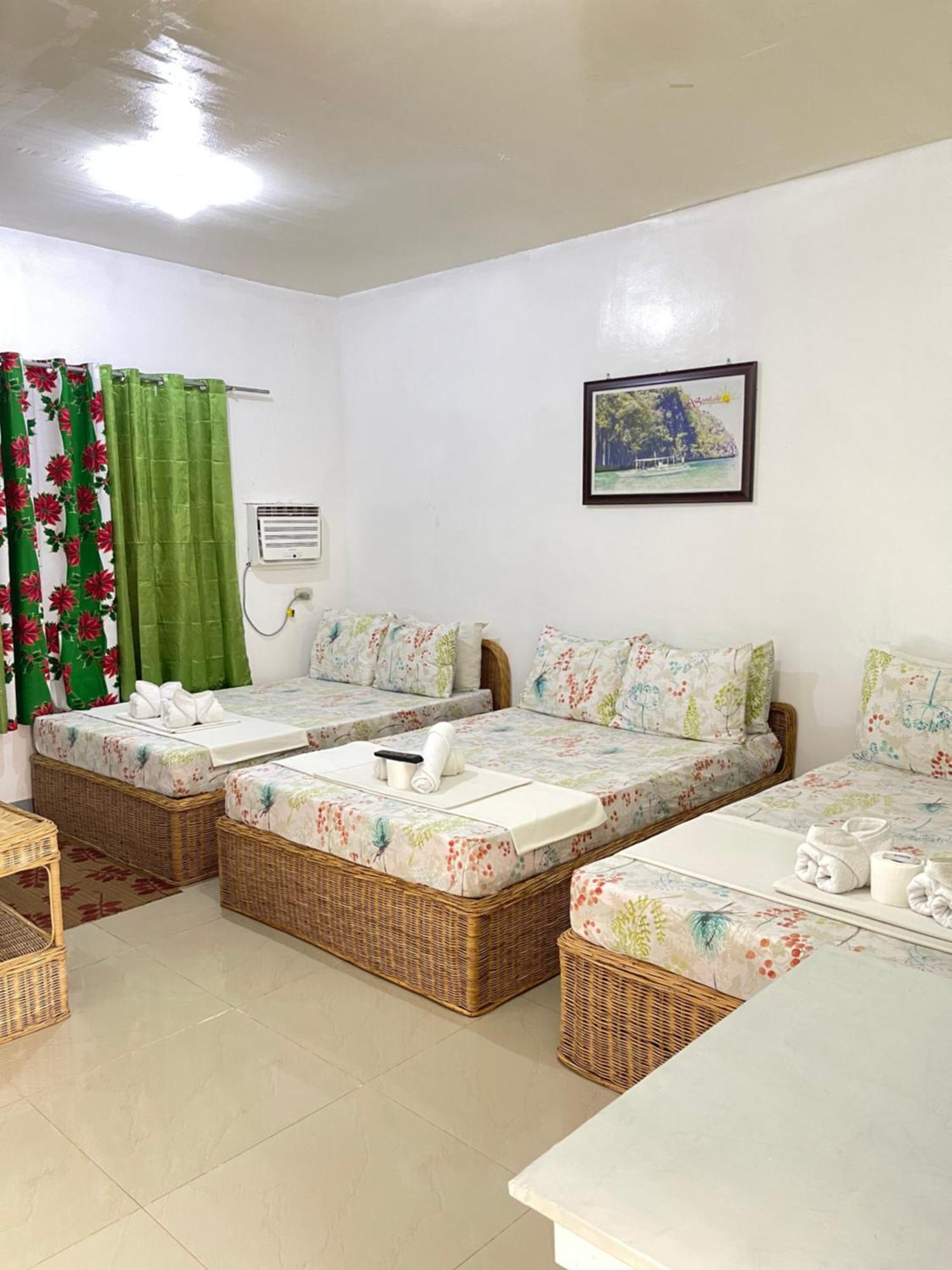Mario'S Travellers Inn Coron Exterior foto
